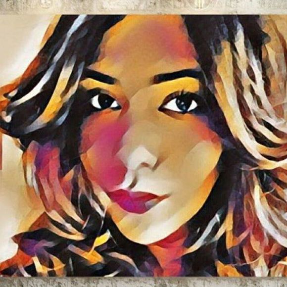 Meet your Posher, Andrea - Picture 1 of 1